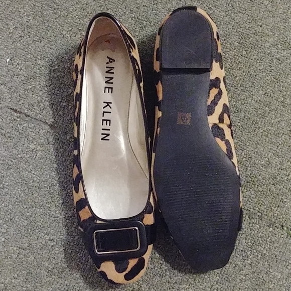 Anne Klein Flats - Picture 3 of 3